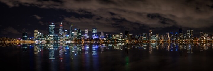 Fototapeta na wymiar Perth by Night