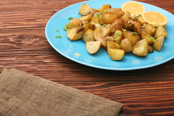 Baked potatoes with lemon