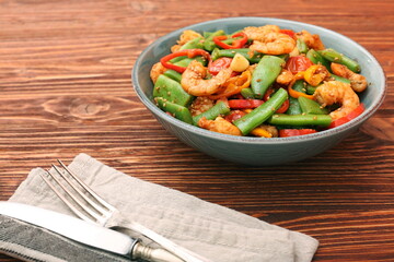 Snowpeas and shrimps salad