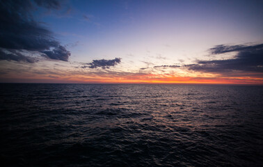 Fototapeta na wymiar sunset at Glenelg beach Adelaide Australia