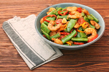 Snowpeas and shrimps salad