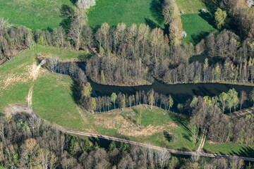 Vue aérienne d'un lac près de Randonnai en France