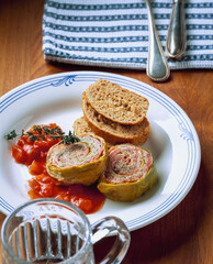 Stuffed cabbage roulade