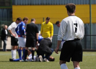 blessure et changement au football