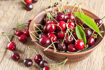 Cherries in bowl