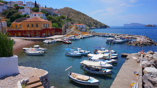 Photo of picturesque island of Hydra on a spring morning, Saronic Gulf, Greece
