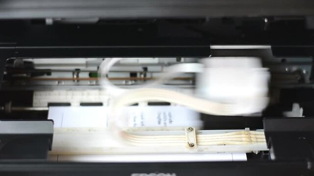 ink jet printer printing on paper