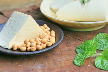 tofu and soy beans