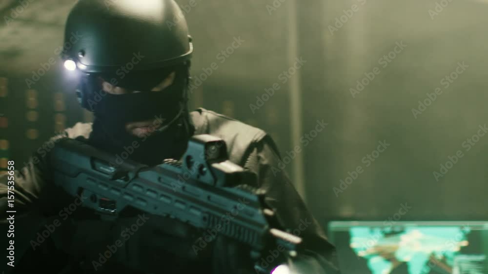 Aufkleber Special Forces Fully Equipped Soldier Searches Internationally Wanted Hacker's Hideout and Finds Multiple Working Displays, Cables.Shot on RED EPIC-W 8K Helium Cinema Camera.