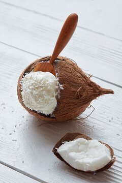 Delicious vanilla ice cream in coconut