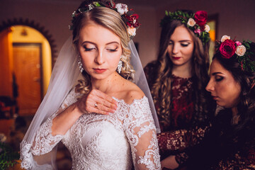 Bride and bridesmaids during the wedding preparations