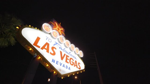 welcome to fabulous las vegas sign at nigh