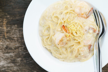 Prawn spaghetti carbonara