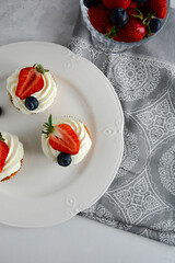 Cupcakes with berries.