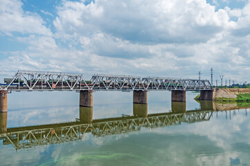 Bridge railroad metallic