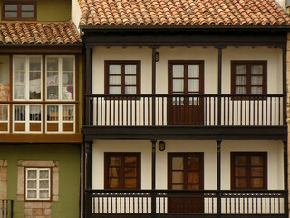 Fachada de casa rural típica