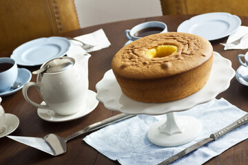 Pão de Ló, Portuguese Sponge Cake, with Hot Tea or Coffee