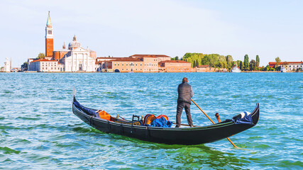 Fototapeta na wymiar gondola in Venice, Italy