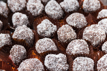 Cioccolatini con scaglie di cocco