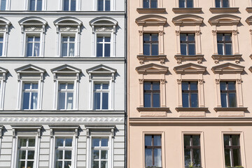 Fototapeta na wymiar tow old houses with stucco in Berlin Kreuzberg