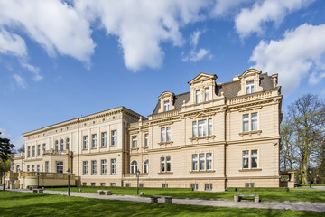 Fototapeta na wymiar Palace in Ostromecko near Bydgoszcz in Poland