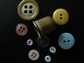  Buttons and thimble