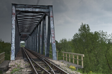 railway bridge, tracks © amadeusz