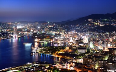 Fototapeta na wymiar 鍋冠山の展望台から眺める長崎の夜景