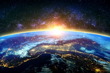 Fotobehang Nasa Aarde en melkweg. Elementen van deze afbeelding geleverd door NASA.
