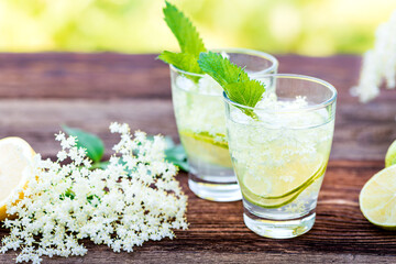  Holunder Detox Getränk - Powerdrink - Erfrischung im Sommer - Infused Water - Sambucus