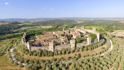 Gordijnen Beautiul aerial view of Monteriggioni, Tuscany medieval town on the hill © jovannig