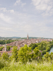 Bern, Stadt, Altstadt, Münster, Nydeggkirche, Aare, Fluss, Altstadthäuser, Stadtrundgang, Rosengarten, Aussichtspunkt, Frühling, Sommer, Schweiz