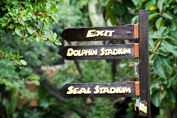 Wegweiser zum Delphin Stadium