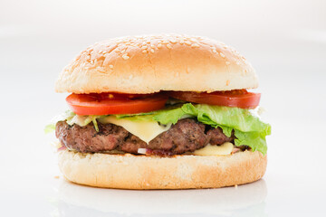 Classic burger, cheeseburger