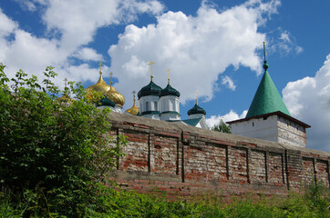 Fototapeta na wymiar KOSTROMA, RUSSIA - July, 2016: Ipatyevsky Monastery in summer day