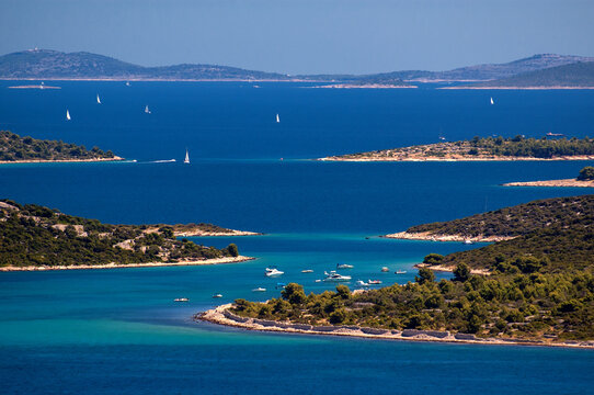 Fototapeta Amazing Kornati islands of Croatia. Northern part of Dalmatia. Sunny detail of seascape from Zadar to Sibenik.