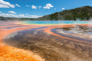 Geyser Grand Prismatic Spring in Yellowstone National Park, Wyoming, USA,