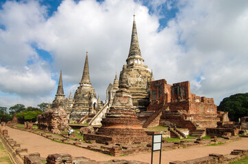 Fototapeta premium AYUTTHAYA, THAILAND - August, 2016: Ayutthaya Historical Park, Phra Nakhon Si Ayutthaya. Temple Pagoda in Ayutthaya of Thailand