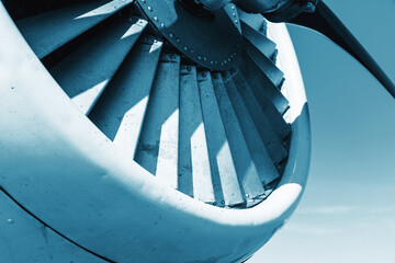 detailed insight into jet turbines