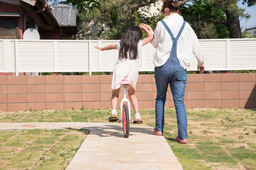 一輪車の練習 © tatsushi