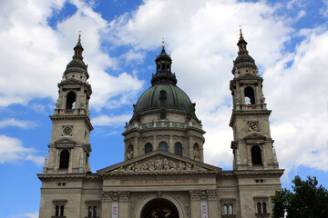 Fototapeta na wymiar St. Stephen`s Basilica, Roman Catholic basilica in Budapest, Hungary