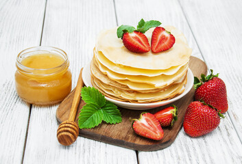 pancakes with strawberries