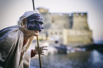 Lndscape van Napels met Pulcinella-masker, het reisconcept van Italië, Napels Italië
