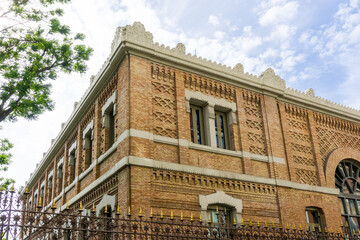 street view of downtown madrid, The city has a population of almost 3.2 million