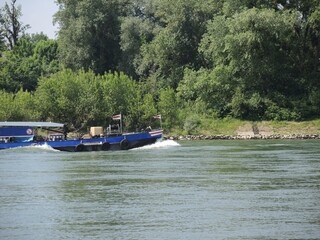 Fototapeta na wymiar Rheinschifffahrt
