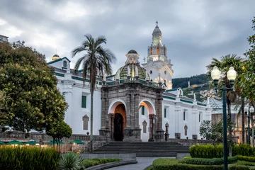 Wandcirkels aluminium Plaza Grande en Metropolitan Cathedral - Quito, Ecuador © diegograndi