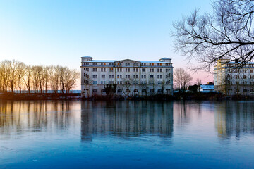 Fototapeta na wymiar Abandones building in Wilhelmshaven