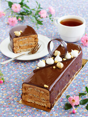 Meringue cake with hazelnut oil dakuazom and chocolate cream. Cake 
