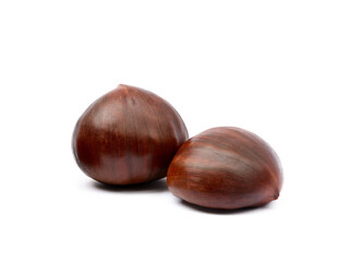 Obraz premium Chestnuts isolated on white background