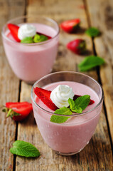Strawberry panna cotta